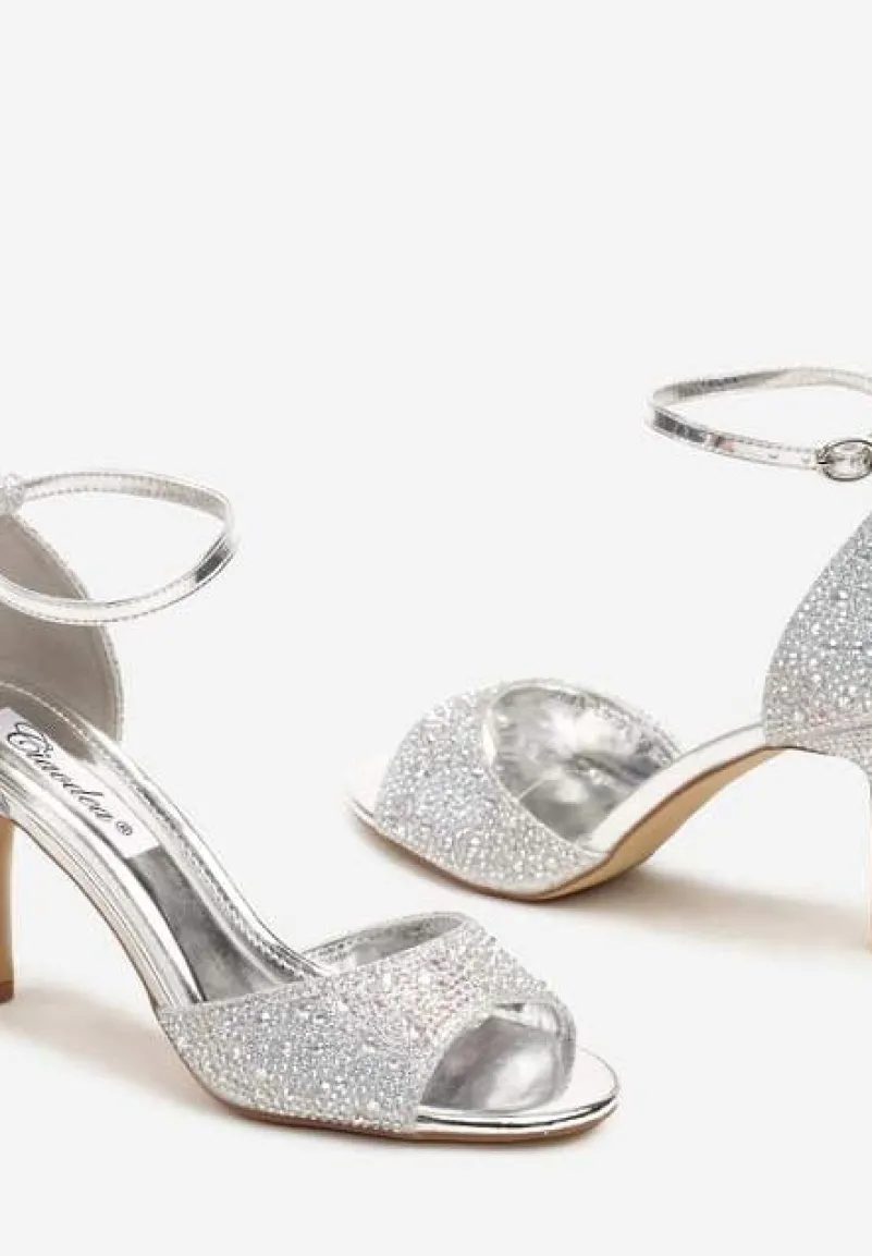 Srebrne Sandały na Szpilce Ozdobione Cyrkoniami Nialuna