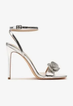 Srebrne Sandały na Szpilce Ozdobione Cyrkoniowymi Aplikacjami 3D Ranqua