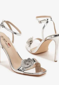 Srebrne Sandały na Szpilce Ozdobione Cyrkoniowymi Aplikacjami 3D Ranqua