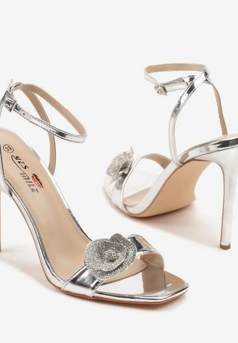 Srebrne Sandały na Szpilce Ozdobione Cyrkoniowymi Aplikacjami 3D Ranqua