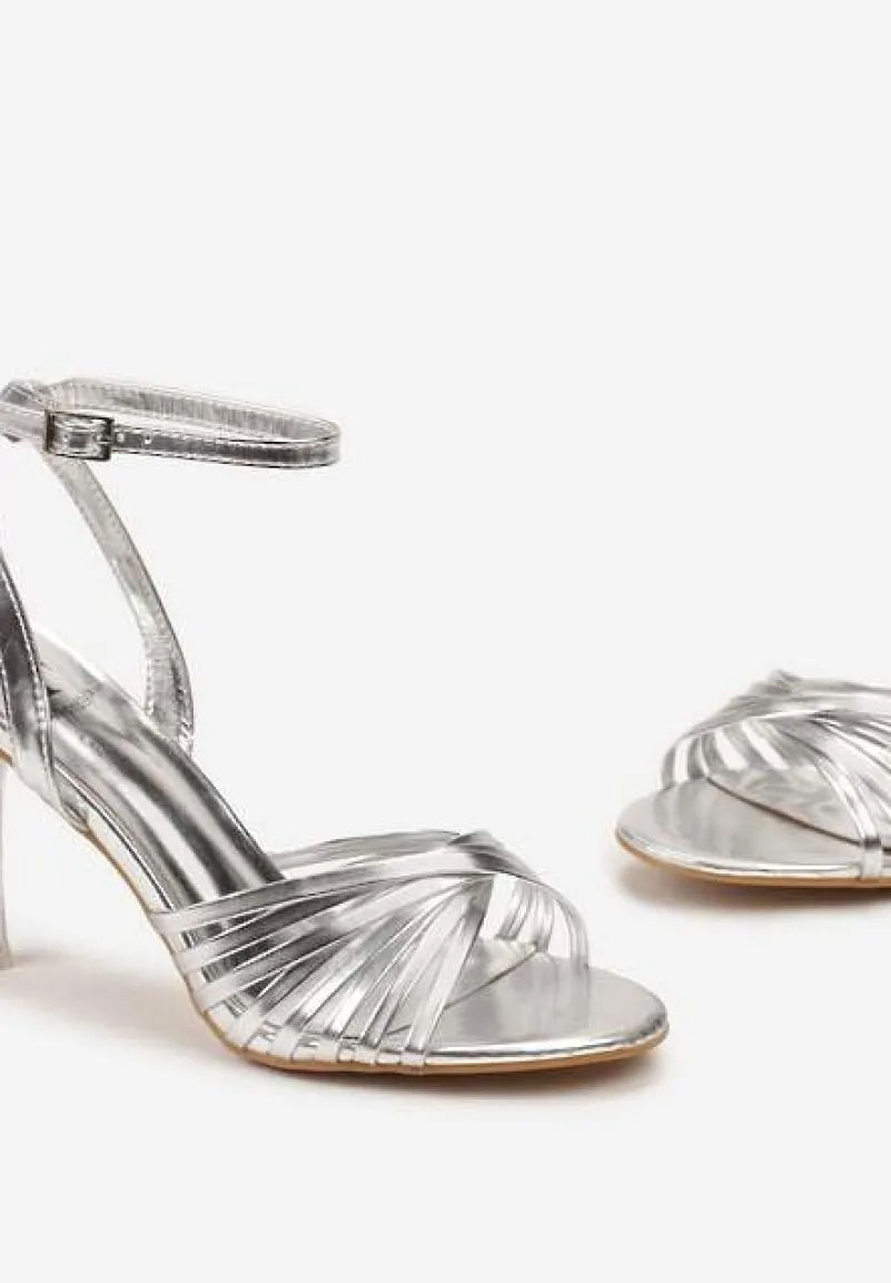 Srebrne Sandały Vices z Ozdobnymi Paseczkami na Szpilce Zapinane na Sprzączkę Poriena