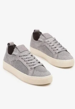 Srebrne Siateczkowe Sneakersy Ozdobione Metaliczną Nicią Nimiarene