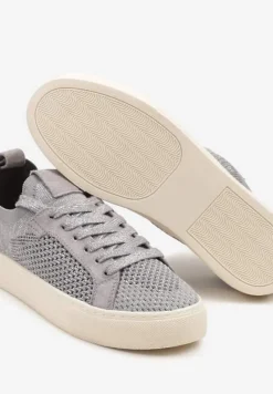 Srebrne Siateczkowe Sneakersy Ozdobione Metaliczną Nicią Nimiarene
