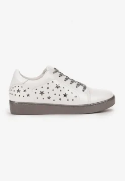 Srebrne Sneakersy z Ozdobnymi Gwiazdkami i Sznurówkami z Błyszczącą Nitką Aliaha