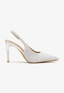 Srebrne Szpilki ze Szpiczastym Noskiem i Odkrytą Piętą Zdobione Koronką Sanariel