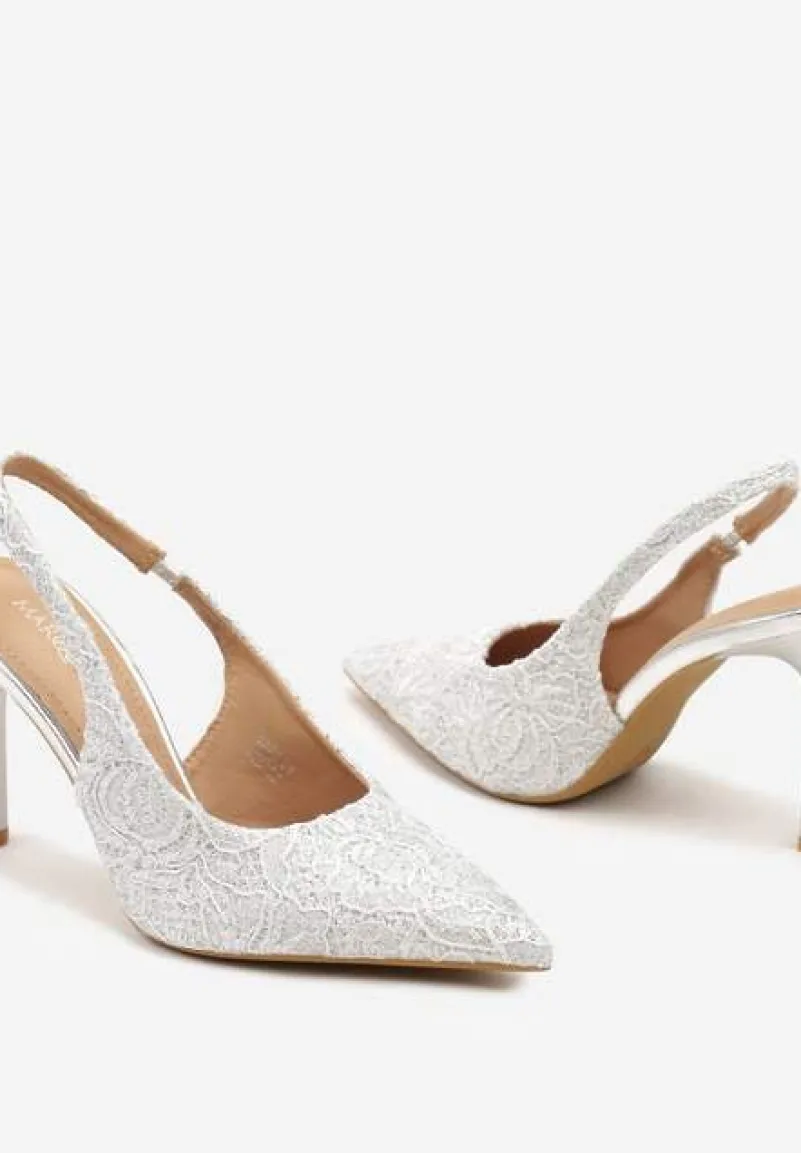 Srebrne Szpilki ze Szpiczastym Noskiem i Odkrytą Piętą Zdobione Koronką Sanariel