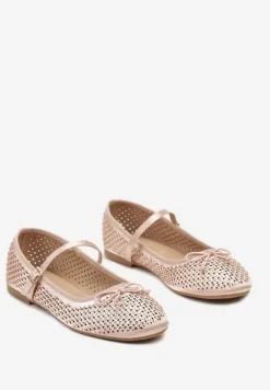 Szampańskie Balerinki z Klamerką i Ażurową Cholewką Morakate