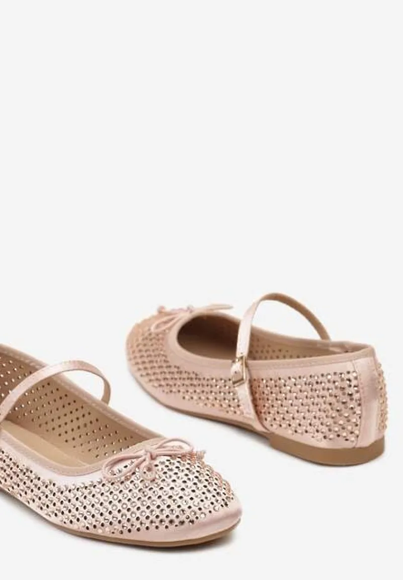 Szampańskie Balerinki z Klamerką i Ażurową Cholewką Morakate