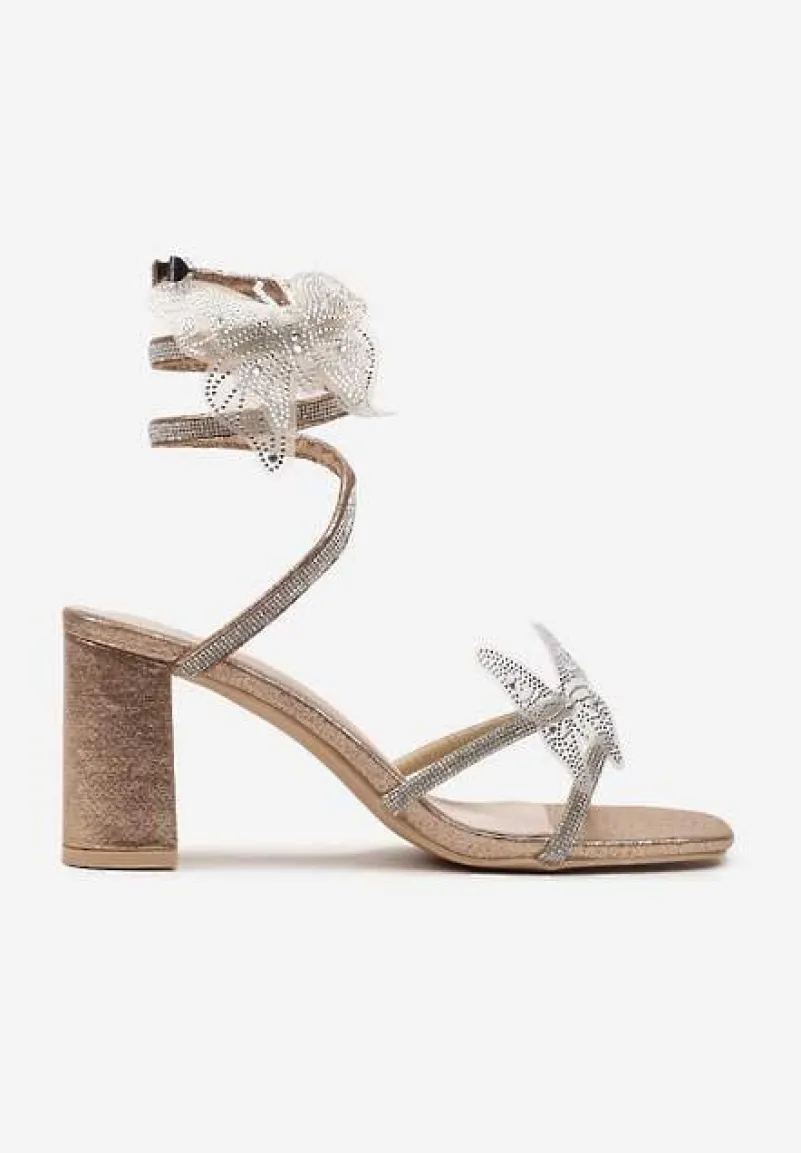 Szampańskie Sandały na Obcasie z Motylkami na Biżuteryjnych Paseczkach Ankria