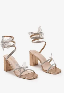 Szampańskie Sandały na Obcasie z Motylkami na Biżuteryjnych Paseczkach Ankria