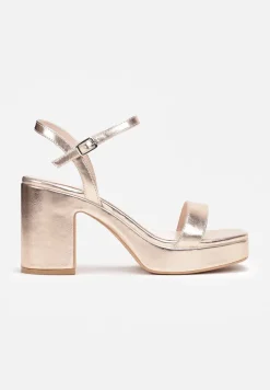 Szampańskie Sandały na Słupkowym Obcasie ze Sprzączką Dilnura