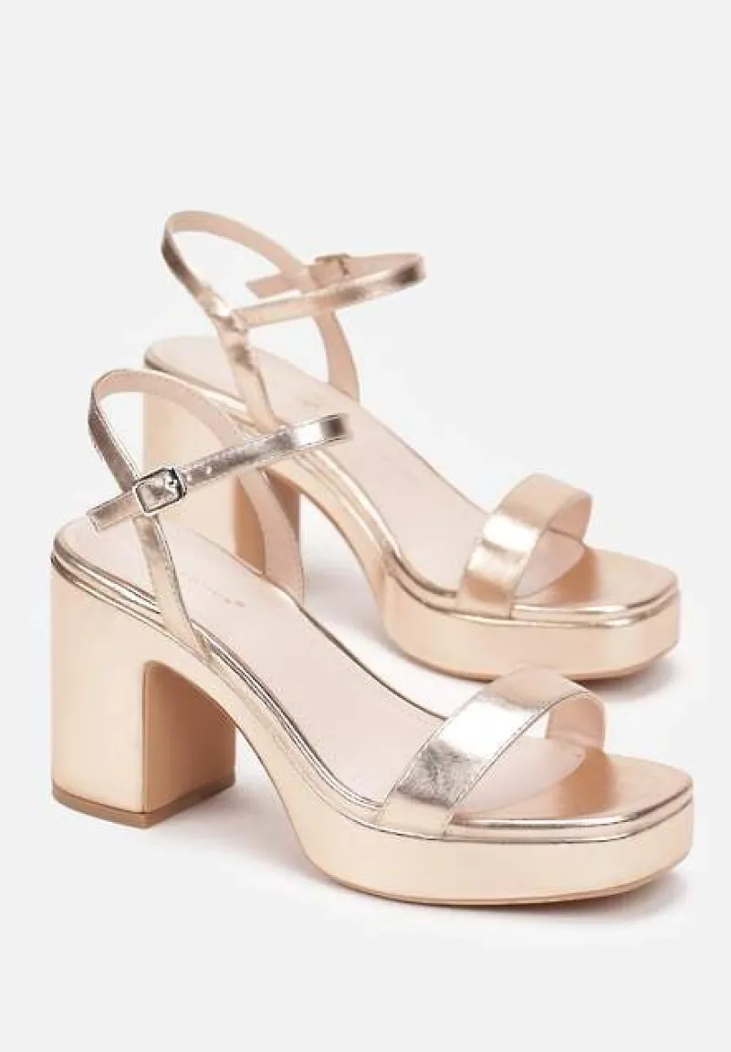 Szampańskie Sandały na Słupkowym Obcasie ze Sprzączką Dilnura