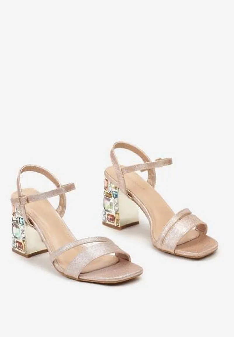Szampańskie Sandały Zapinane na Sprzączkę z Kryształkami na Słupku i Brokatem Laquie