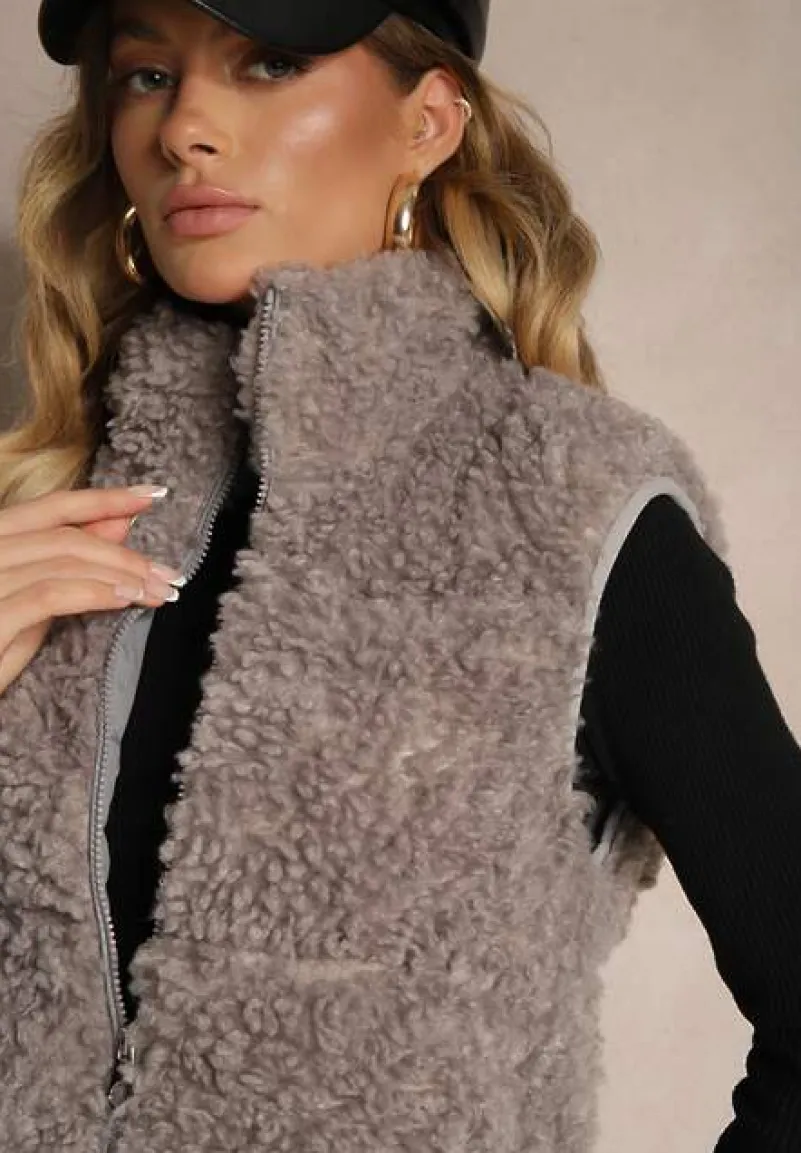 Szara Futrzana Kamizelka o Fakturze Typu Baranek ze Stójką o Prostym Kroju Realirae