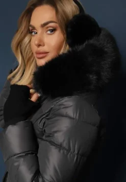 Szara Pikowana Kurtka o Długim Kroju z Odpinanym Kołnierzem z Futerka Neathora