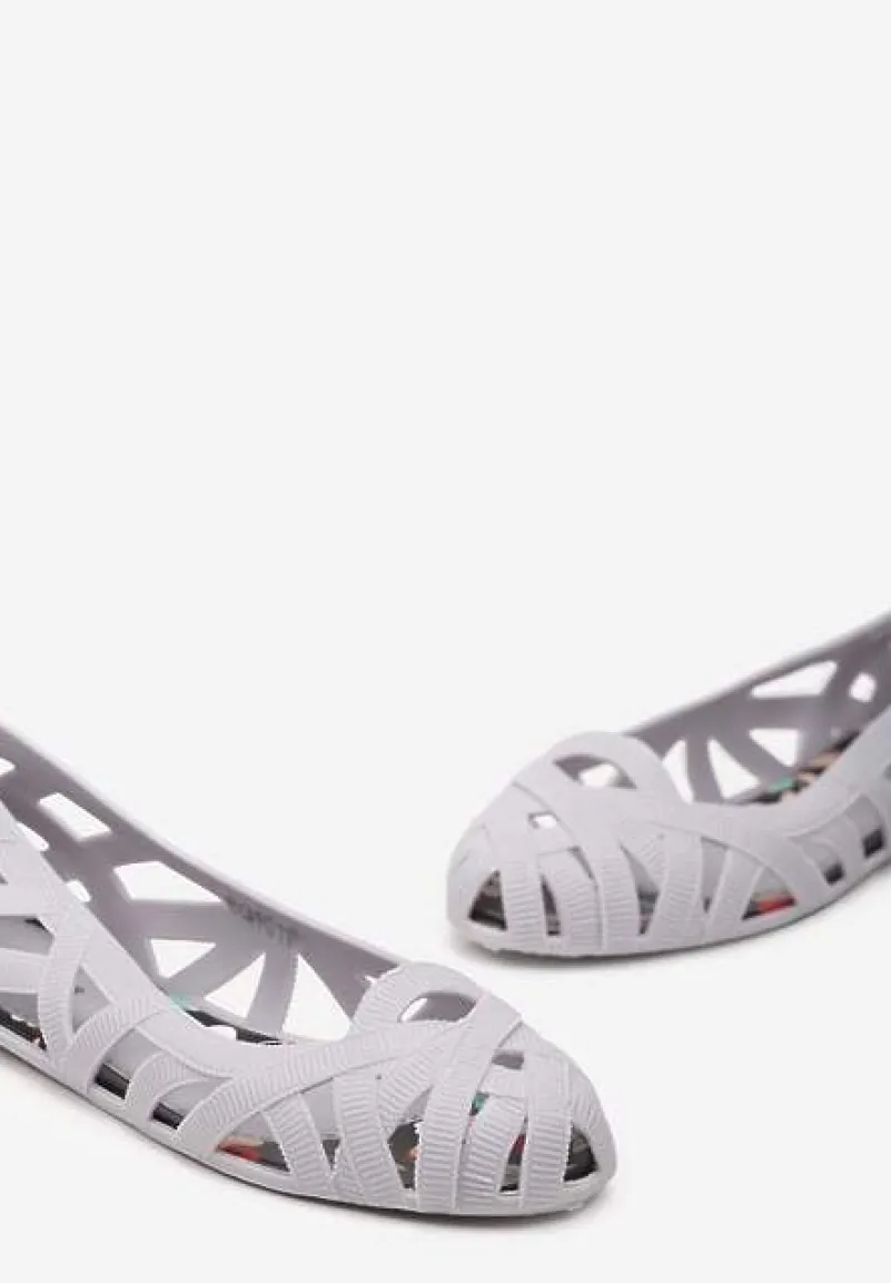 Szare Balerinki Ozdobione Wycięciami na Cholewce Sylaria