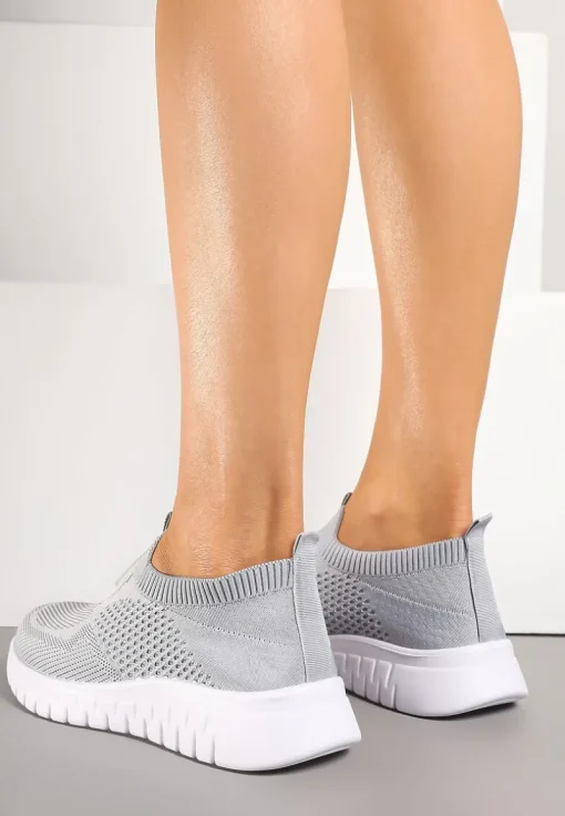 Szare Elastyczne Buty Sportowe Ozdobione Tłoczeniem Cleandra
