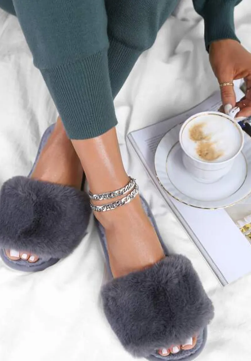 Szare Kapcie Futrzane z Szerokim Paskiem Iphandras