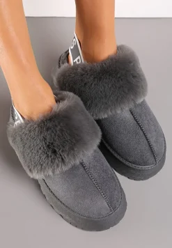 Szare Kapcie na Platformie Ozdobione Futerkiem i z Gumką Przy Pięcie Titanra