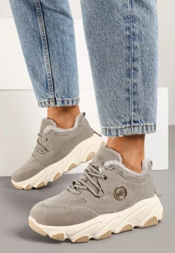 Szare Sneakersy na Platformie z Metaliczną Ozdobą i Geometrycznym Motywem Delasiel