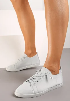 Szare Sznurowane Tenisówki z Ozdobnymi Cyrkoniami na Płaskiej Podeszwie Iiloeva