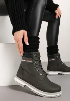 Szare Sznurowane Trapery na Płaskiej Podeszwie Ozdobione Tłoczeniem Brenneth