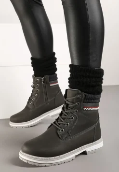 Szare Sznurowane Trapery na Płaskiej Podeszwie Ozdobione Tłoczeniem Brenneth